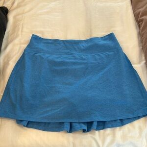 LIKE NEW Vuori Halo Performance Skort Blue Size Medium